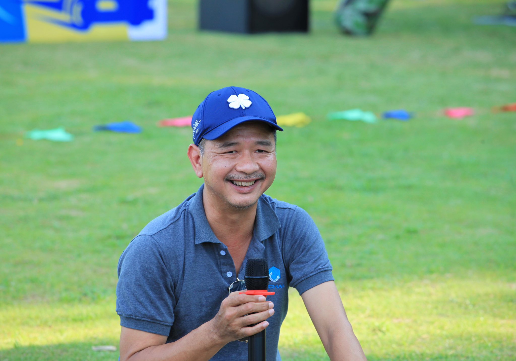 Chairman Mr. Tuan Anh cheering and sharing with everyone