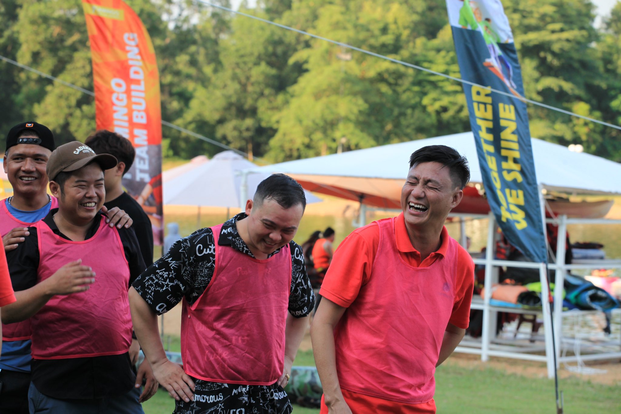 Joyful smiles after work – moments that made our Le Chan Summer Trip even more unforgettable